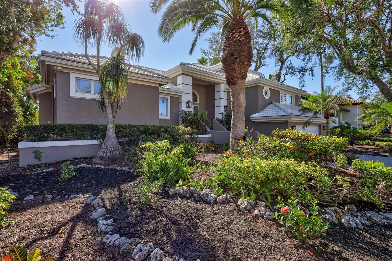 BAY ISLES - Residential