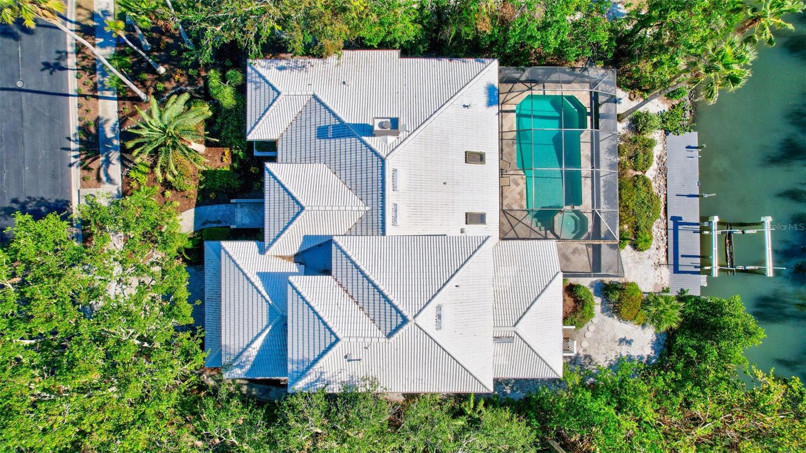 BAY ISLES - Residential