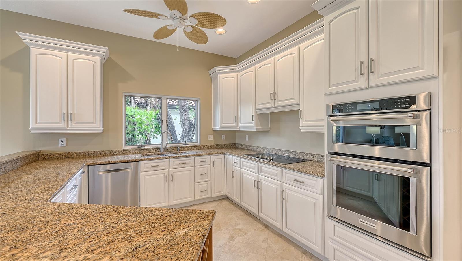 BAY ISLES - Residential