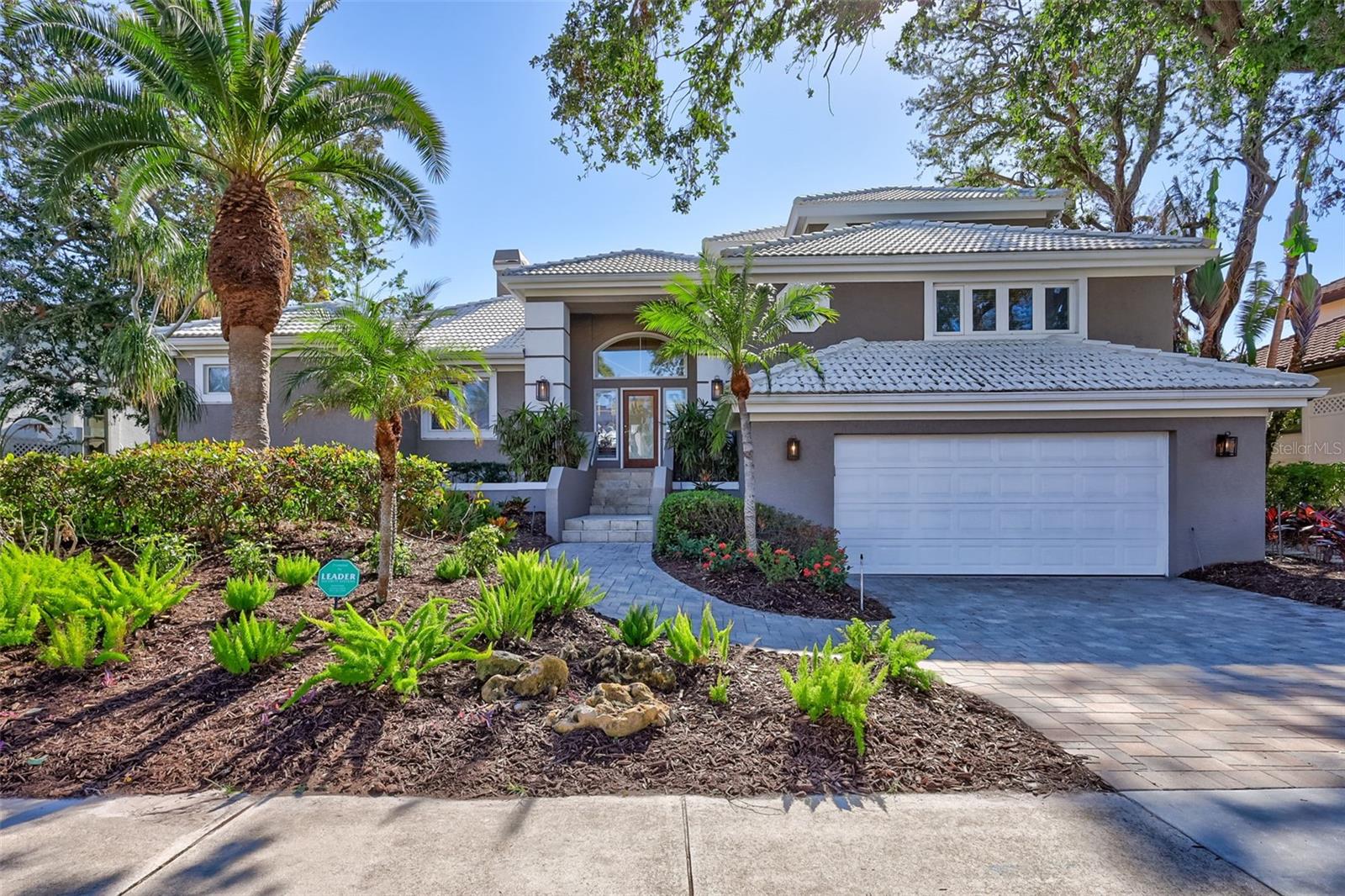 BAY ISLES - Residential