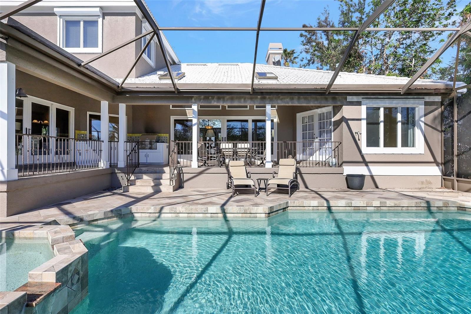 BAY ISLES - Residential