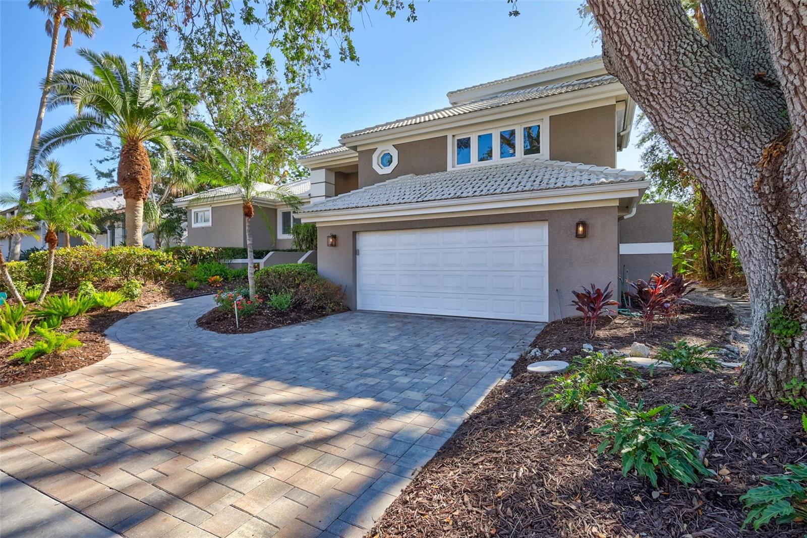 BAY ISLES - Residential