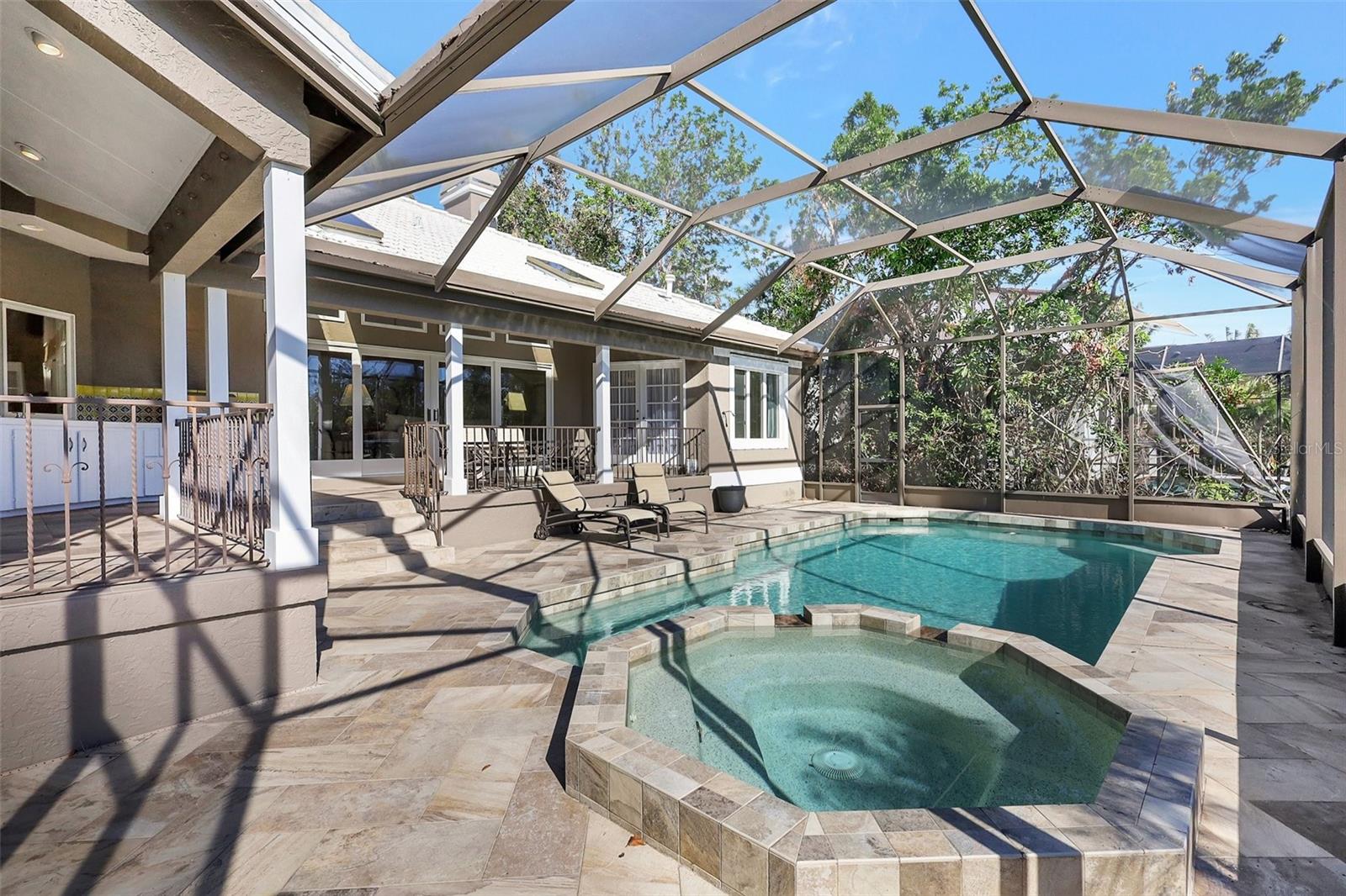 BAY ISLES - Residential