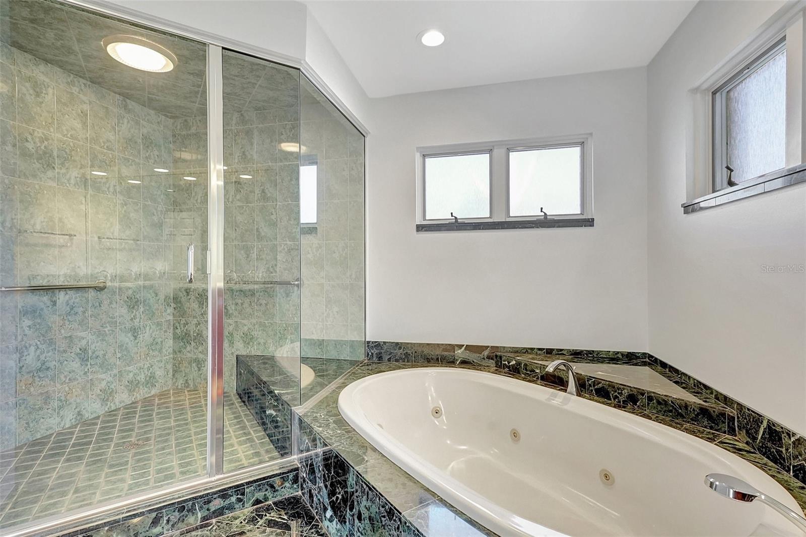 BAY ISLES - Residential