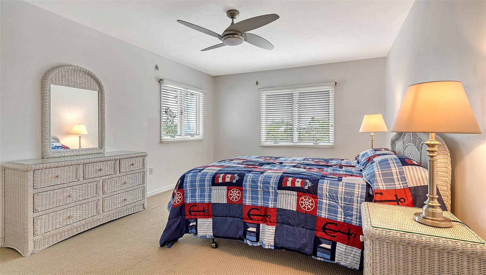 BAY ISLES - Residential