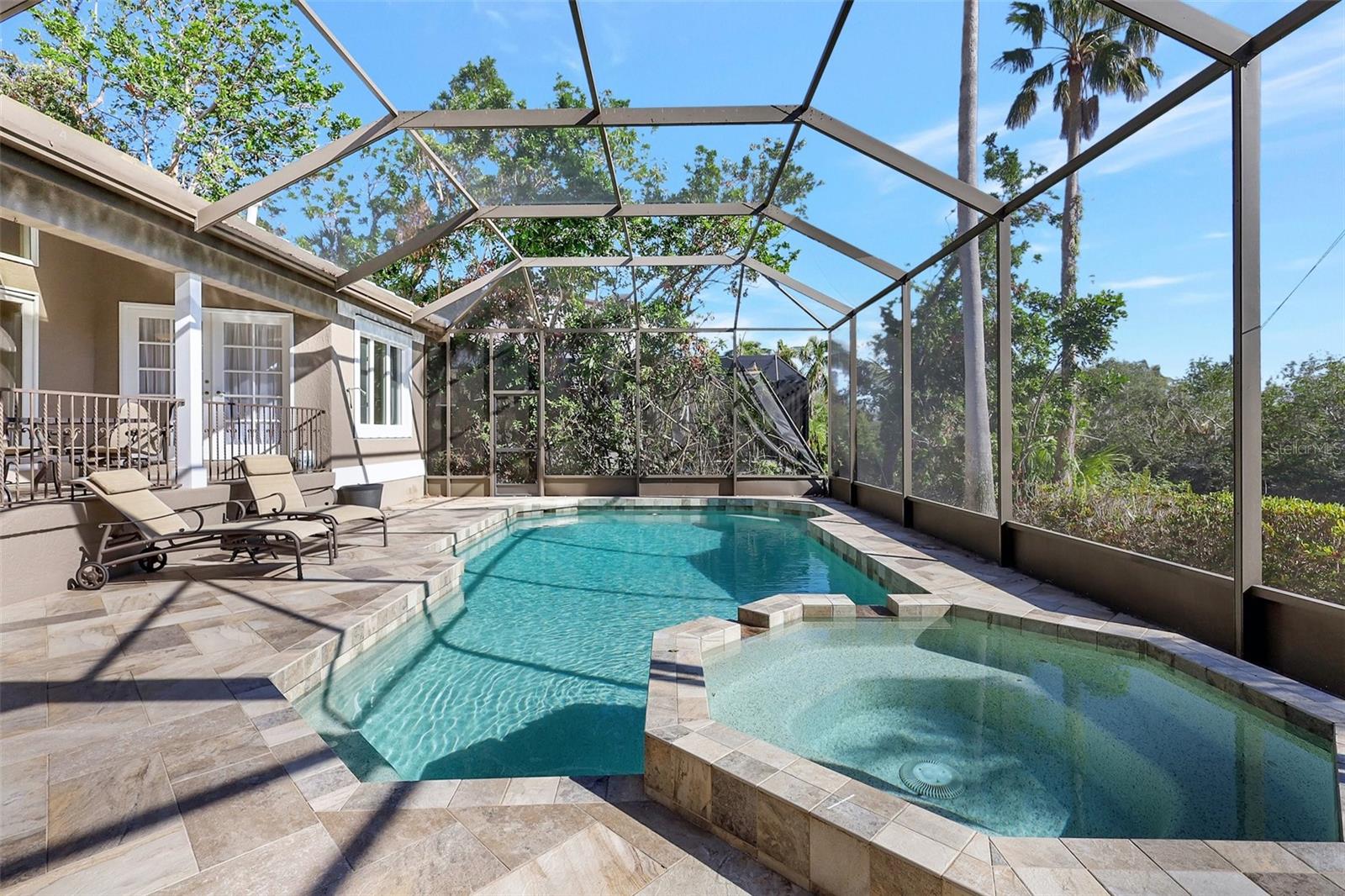 BAY ISLES - Residential