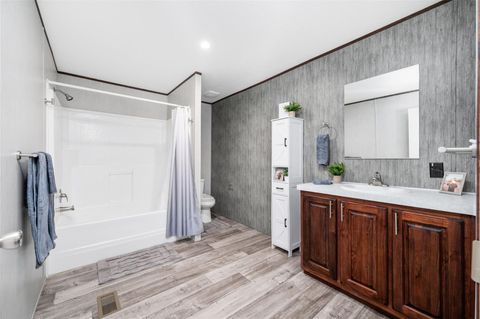 Tiny photo for 6951 NE 104 Court, Bronson, FL 32621 (MLS # GC539088)