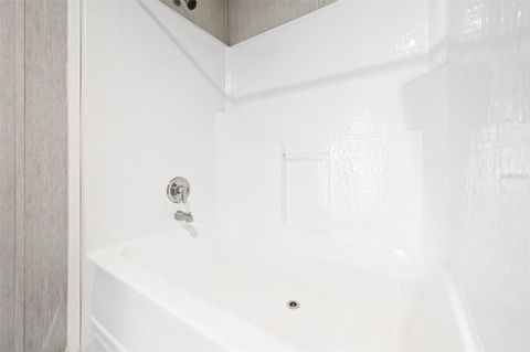 Tiny photo for 6951 NE 104 Court, Bronson, FL 32621 (MLS # GC539088)