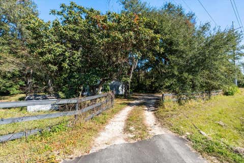 Tiny photo for 2009 Robie Avenue, Mount Dora, FL 32757 (MLS # G5104159)