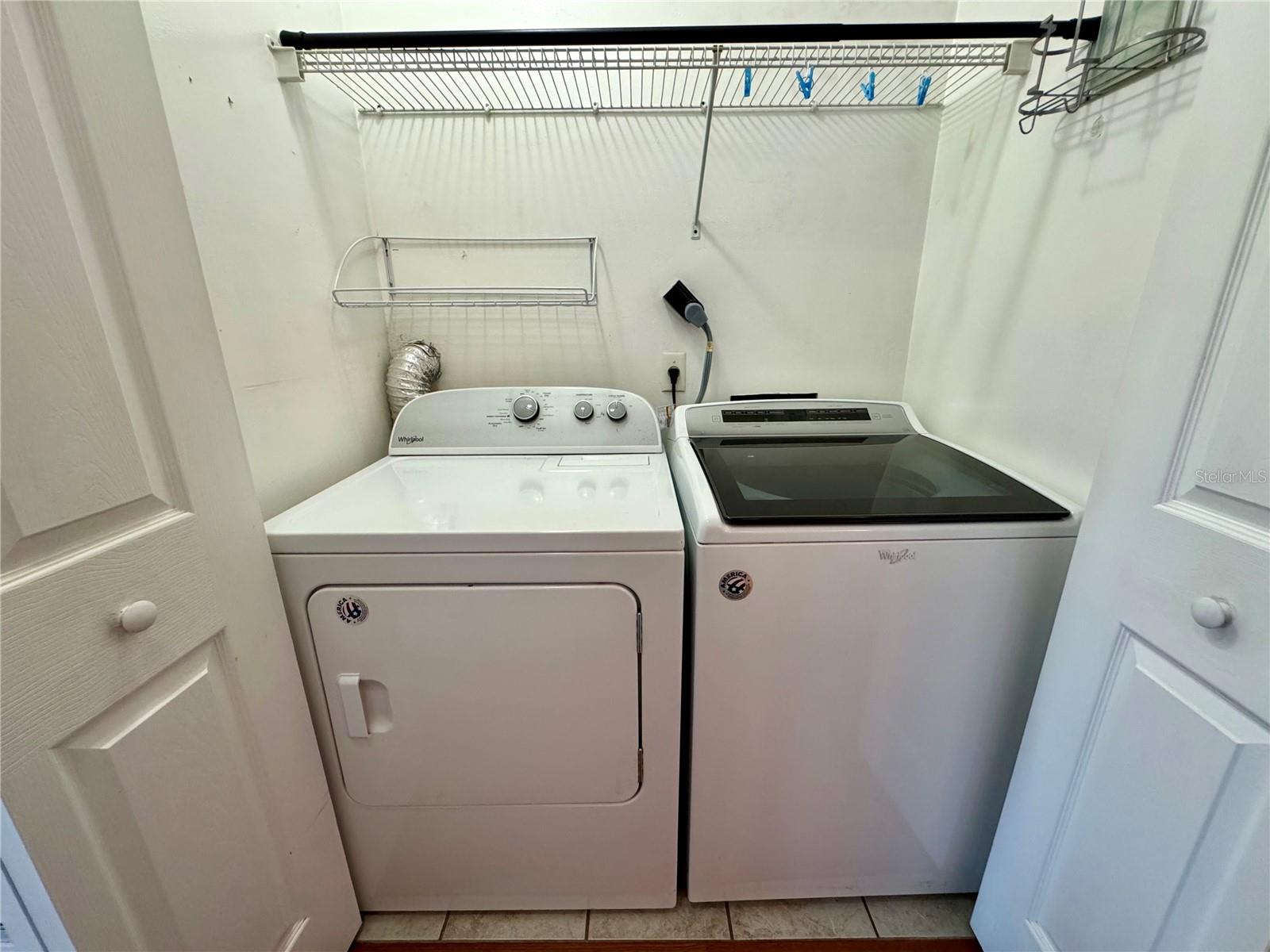 LAKE OLYMPIC TWNHS - Residential