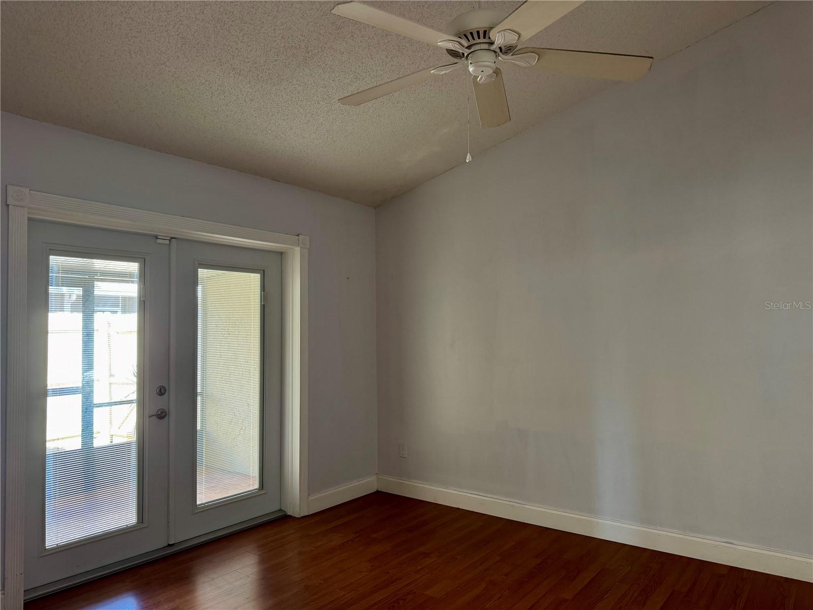 LAKE OLYMPIC TWNHS - Residential