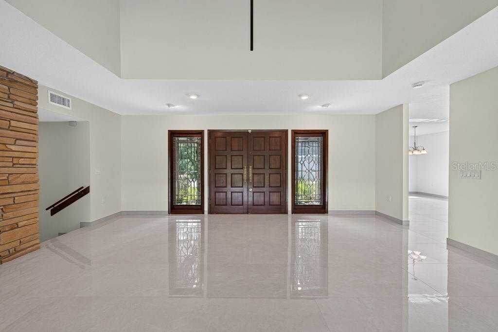 1007 LAKEWOOD DRIVE