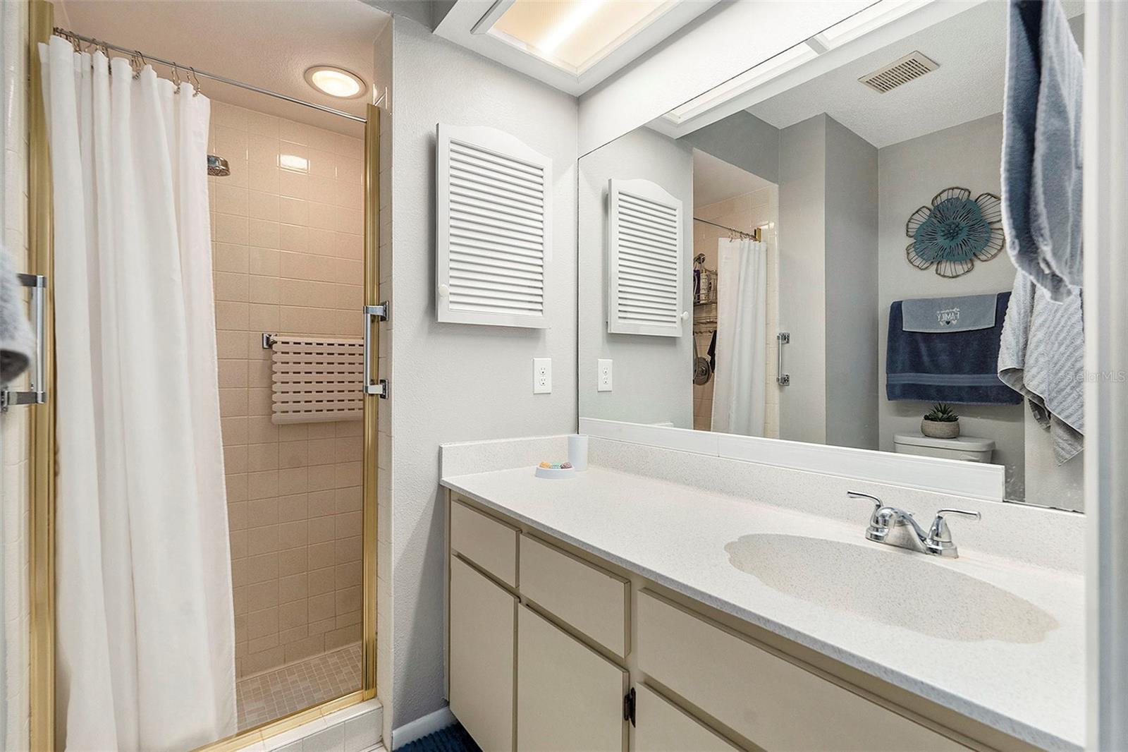 WEDGWOOD VILLAGE CONDOMINIUMS - Residential
