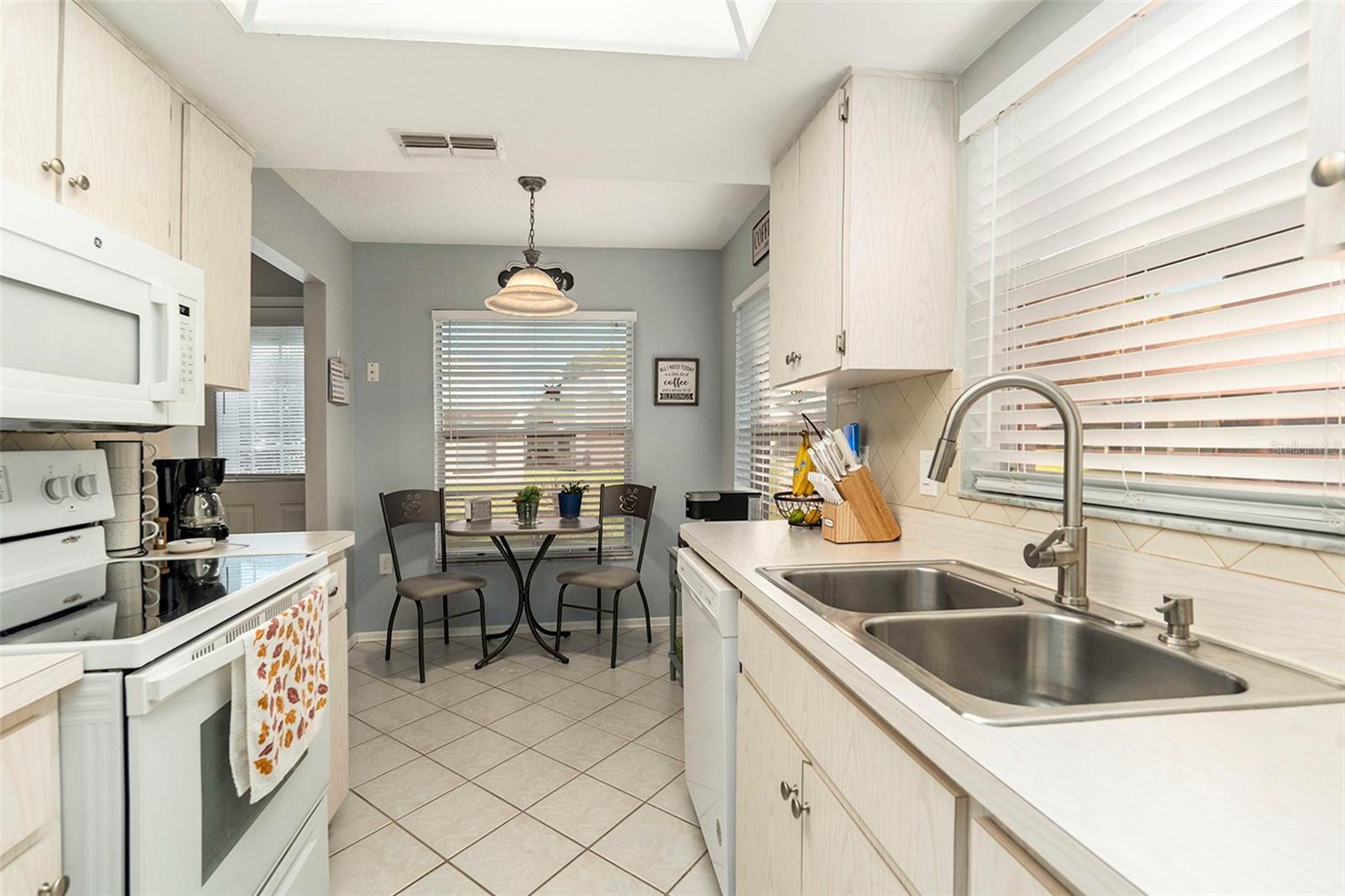 WEDGWOOD VILLAGE CONDOMINIUMS - Residential