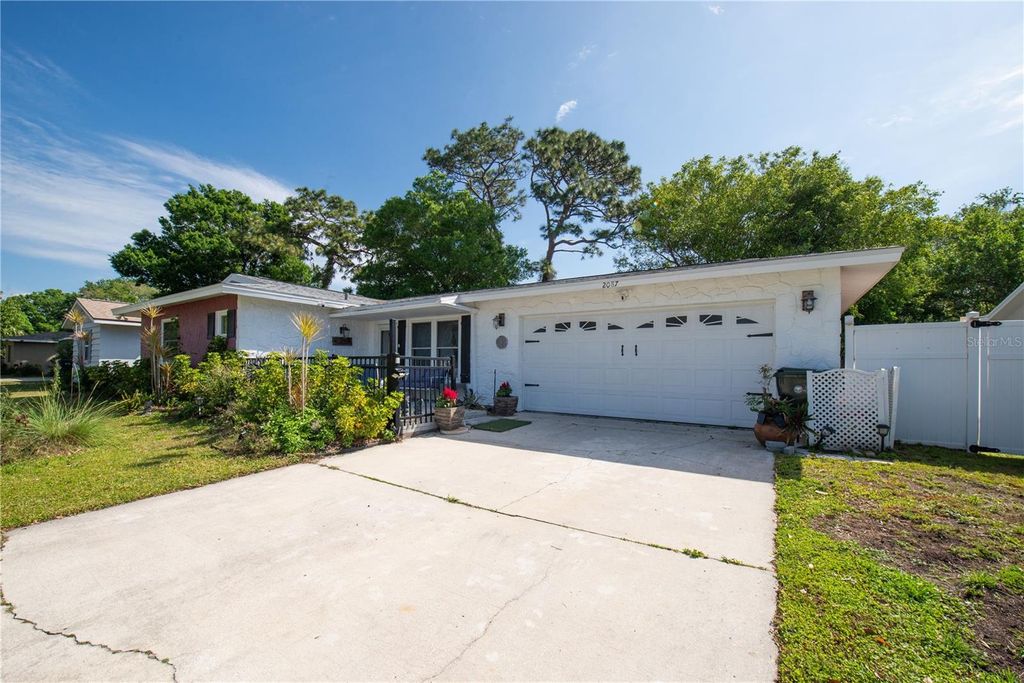 Photo of 2087 59th Street N, Clearwater, FL 33760 (MLS # A4671283)