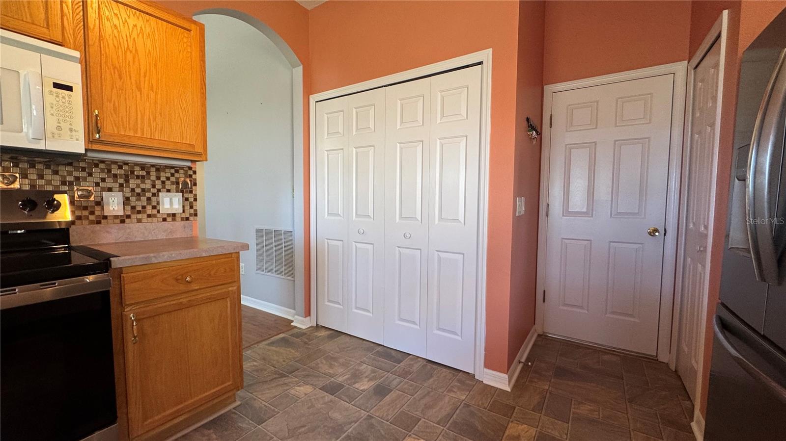 PLANTATION AT LEESBURG LONG MEADOW VILLAGE - Residential