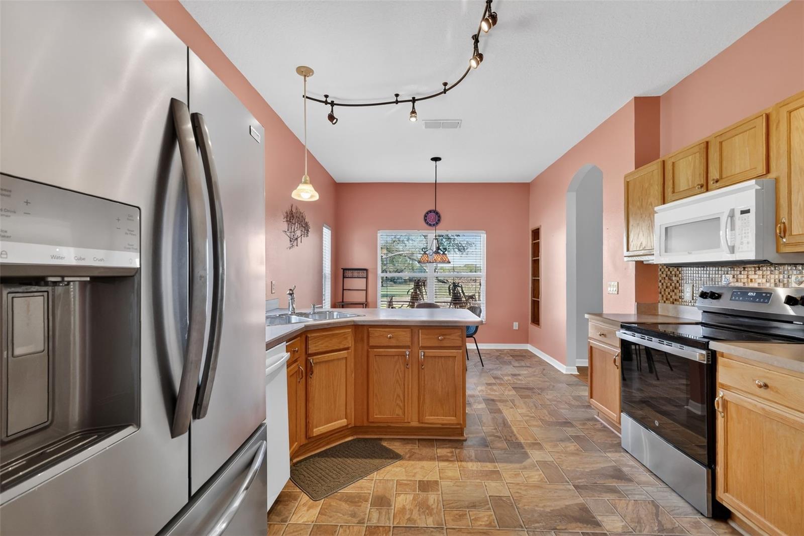 PLANTATION AT LEESBURG LONG MEADOW VILLAGE - Residential