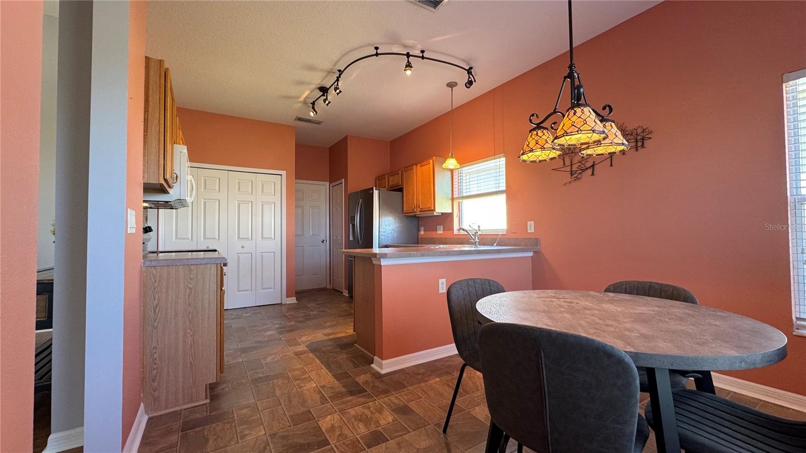 PLANTATION AT LEESBURG LONG MEADOW VILLAGE - Residential