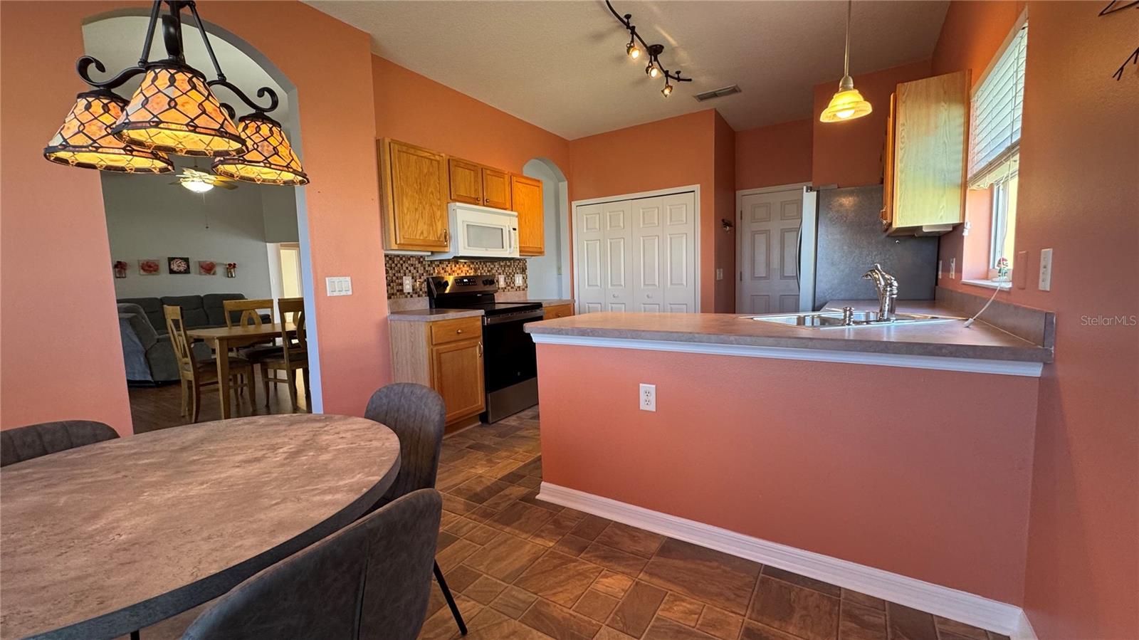 PLANTATION AT LEESBURG LONG MEADOW VILLAGE - Residential