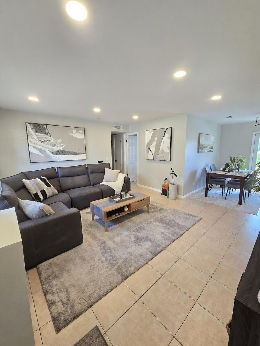 Photo of 103 Alhambra Avenue, Altamonte Springs, FL 32714 (MLS # O6385370)