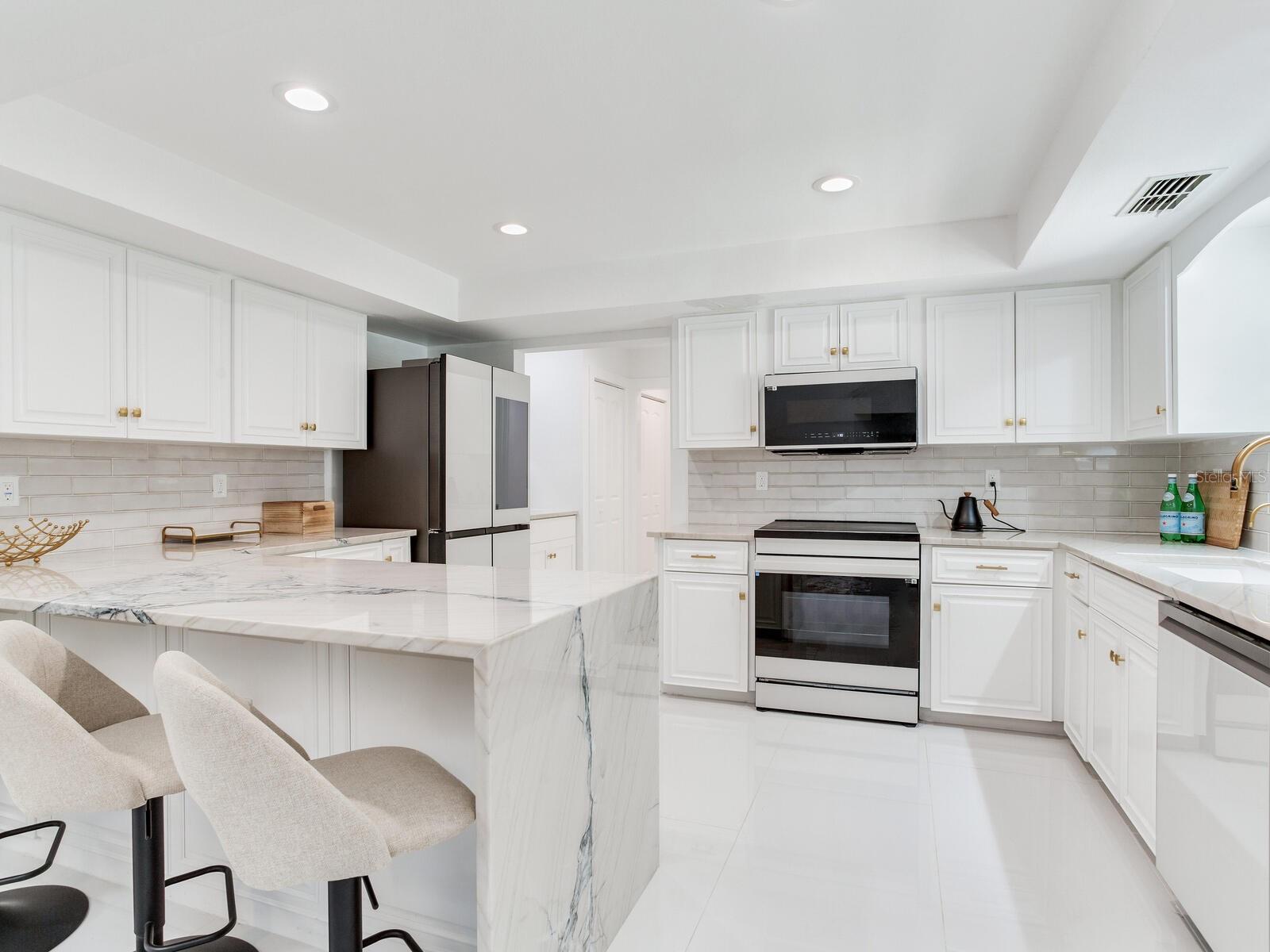 VILLAS AT CYPRESS RUN - Residential