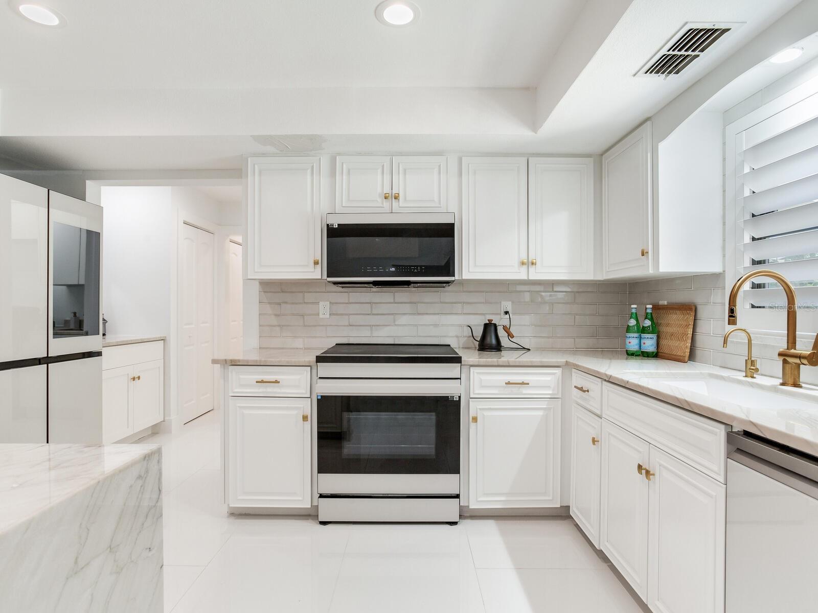 VILLAS AT CYPRESS RUN - Residential