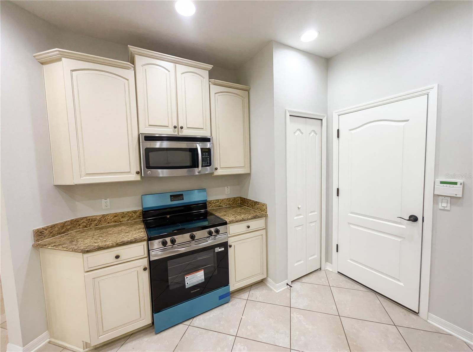 OASIS COVE II/LAKESIDE VILLAGE #XI - Residential