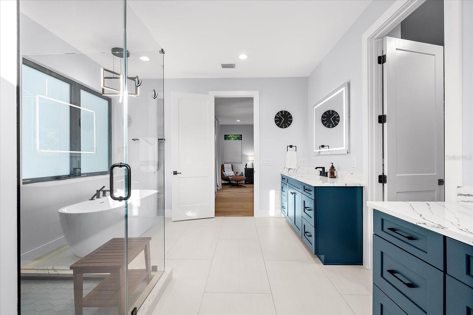 SUBURB ROYAL - Residential