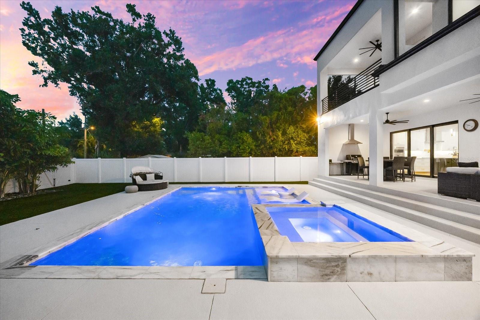 SUBURB ROYAL - Residential