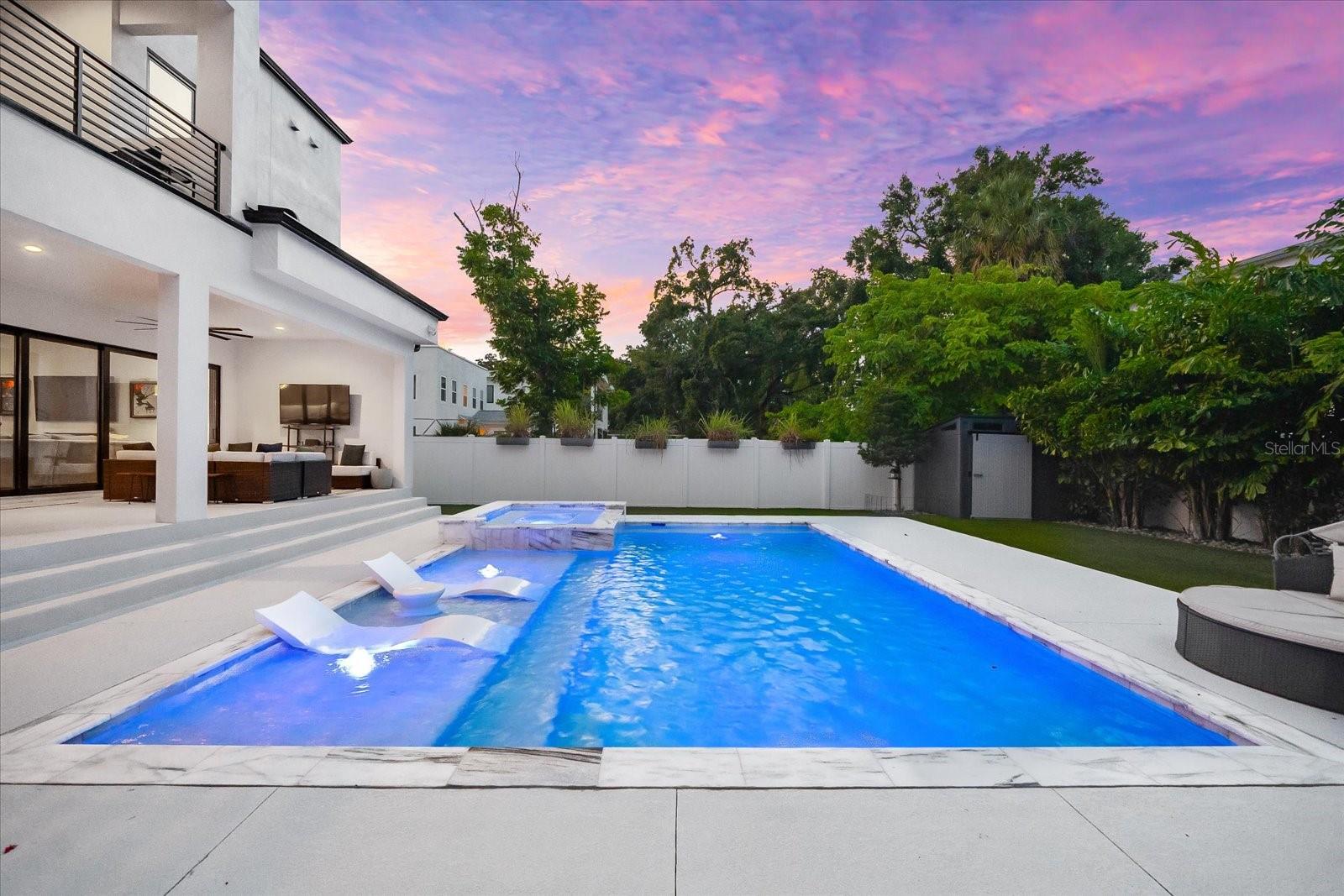 SUBURB ROYAL - Residential