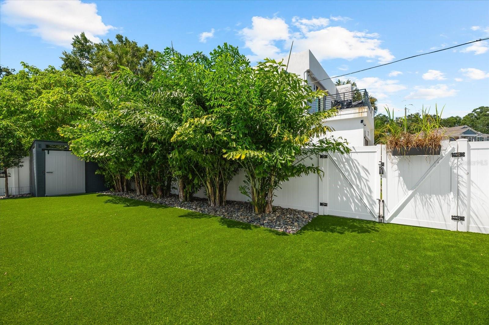 SUBURB ROYAL - Residential