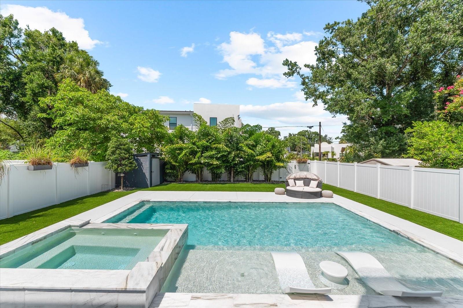 SUBURB ROYAL - Residential