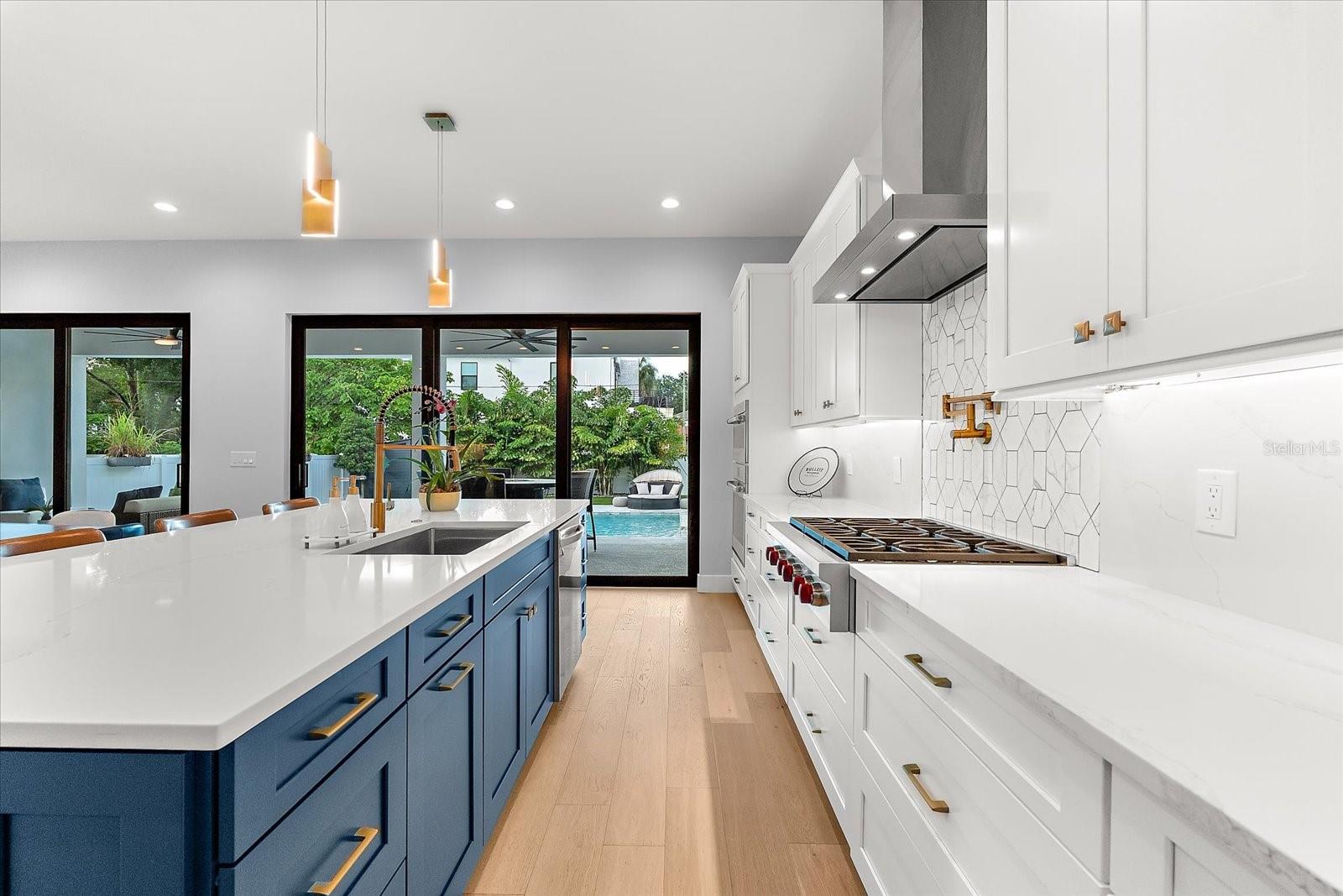 SUBURB ROYAL - Residential