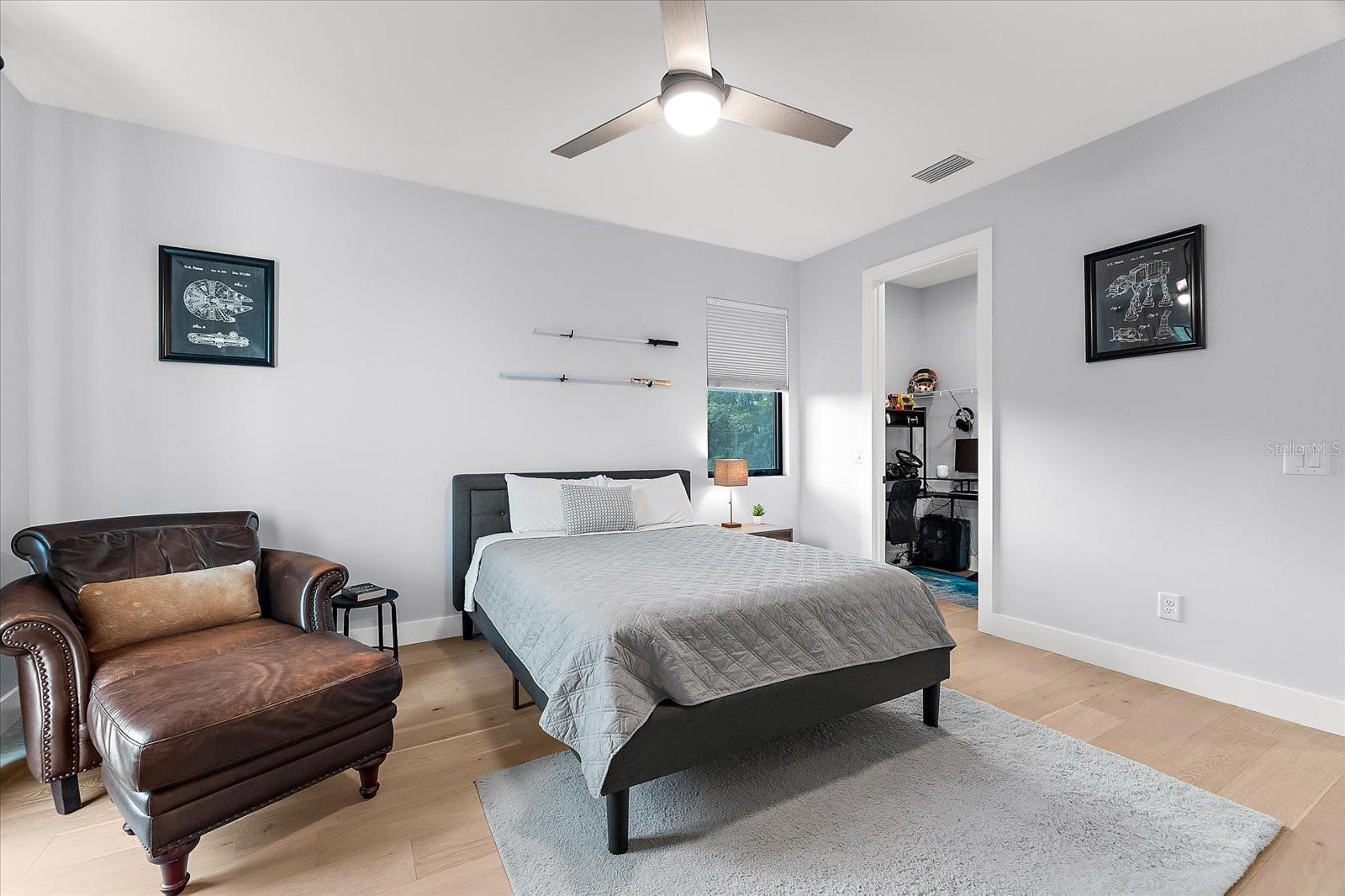 SUBURB ROYAL - Residential