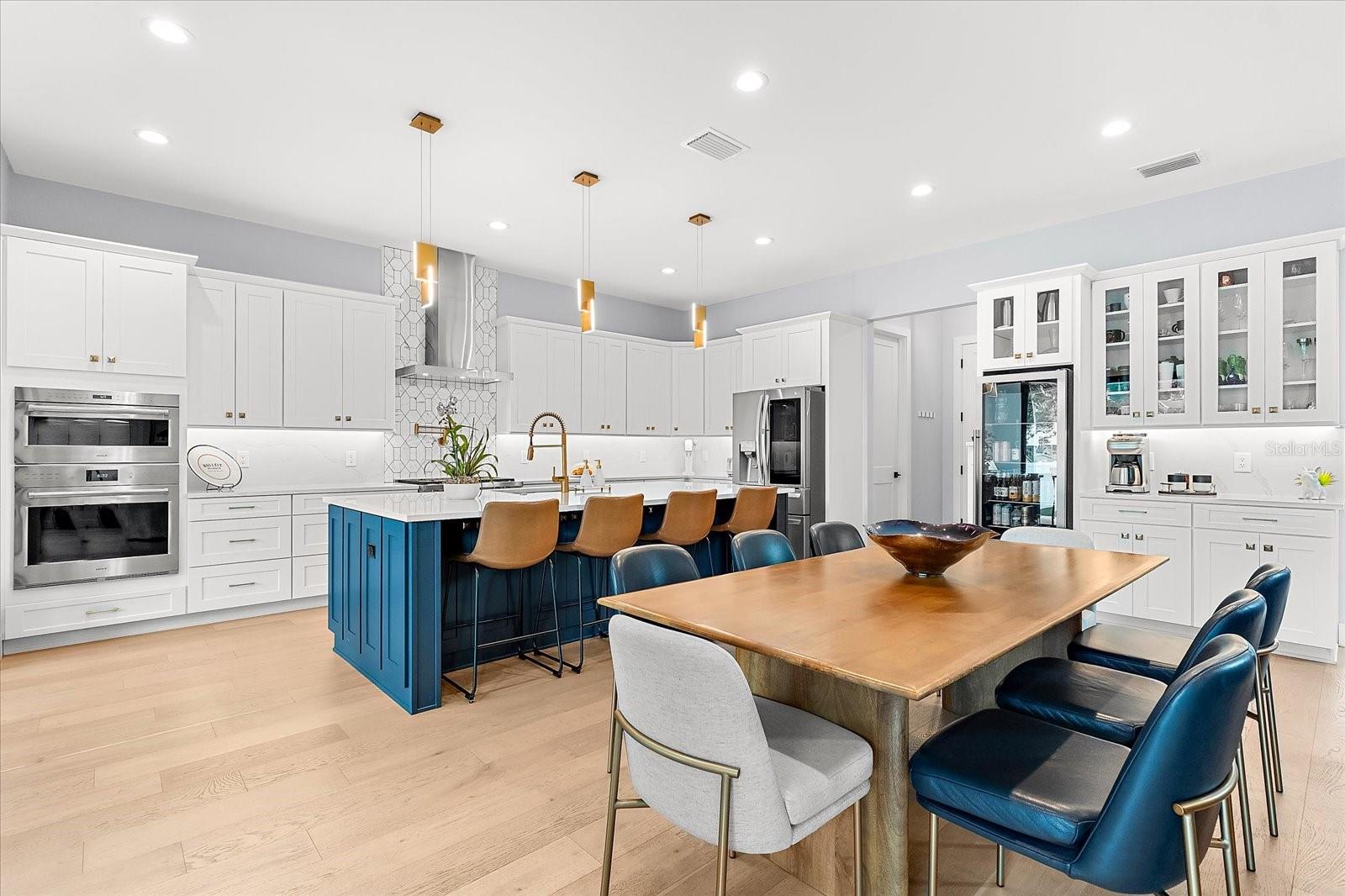 SUBURB ROYAL - Residential