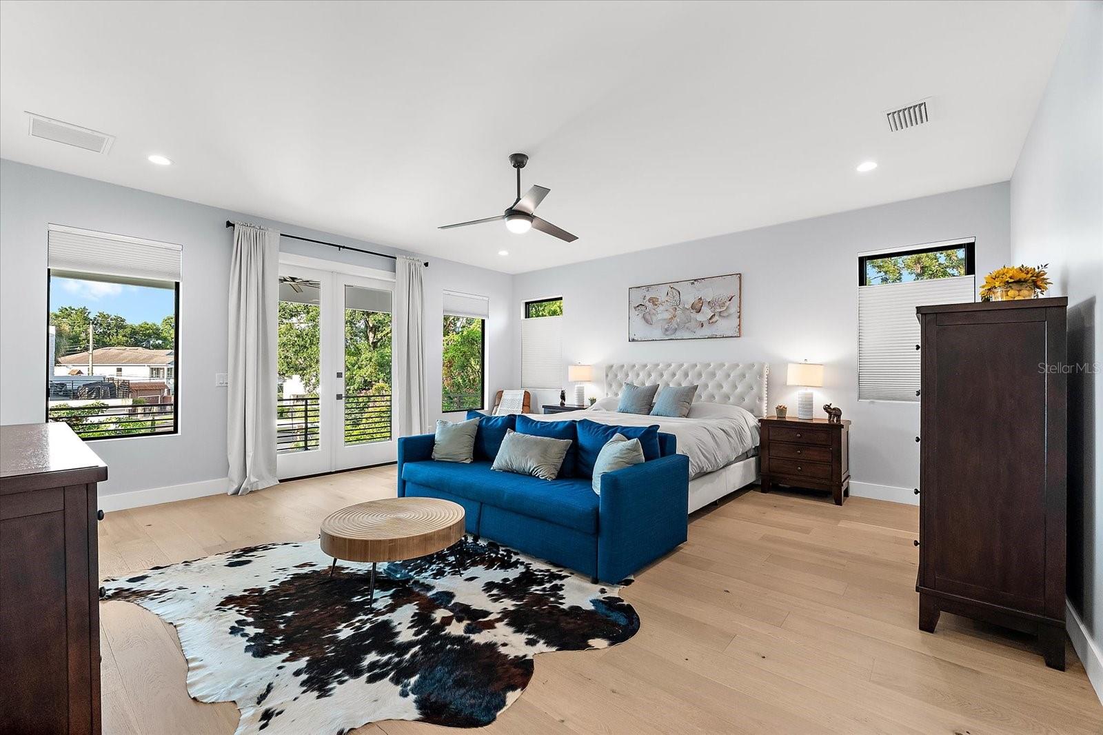 SUBURB ROYAL - Residential