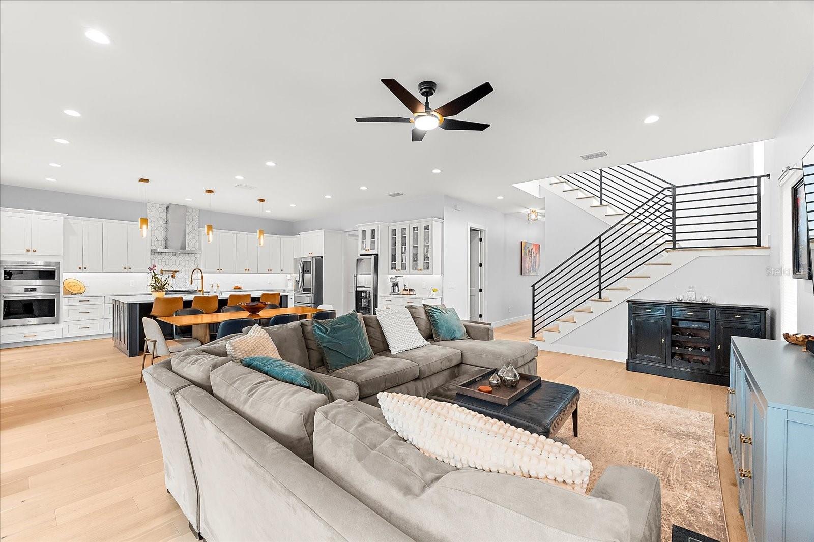 SUBURB ROYAL - Residential