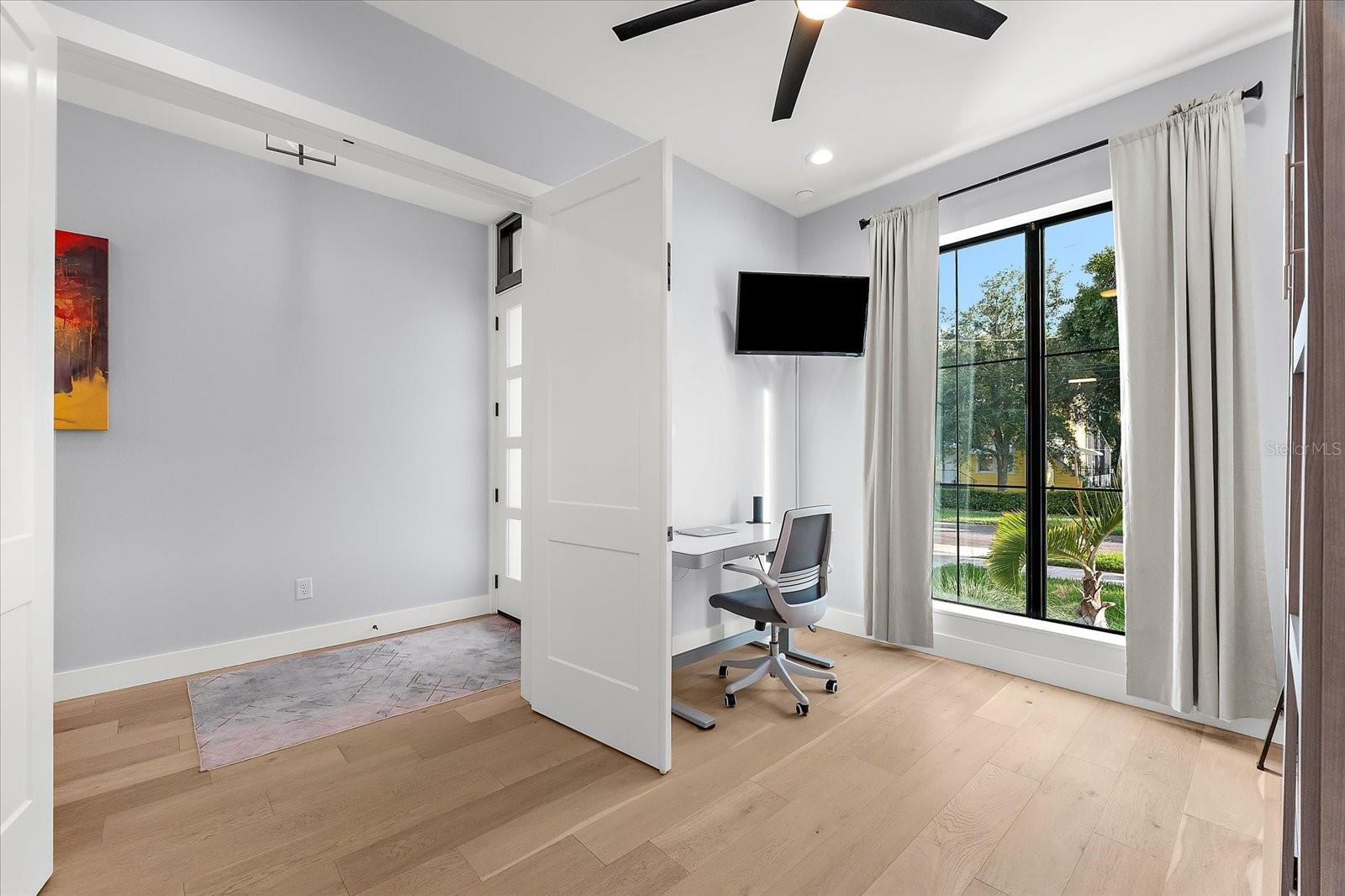 SUBURB ROYAL - Residential