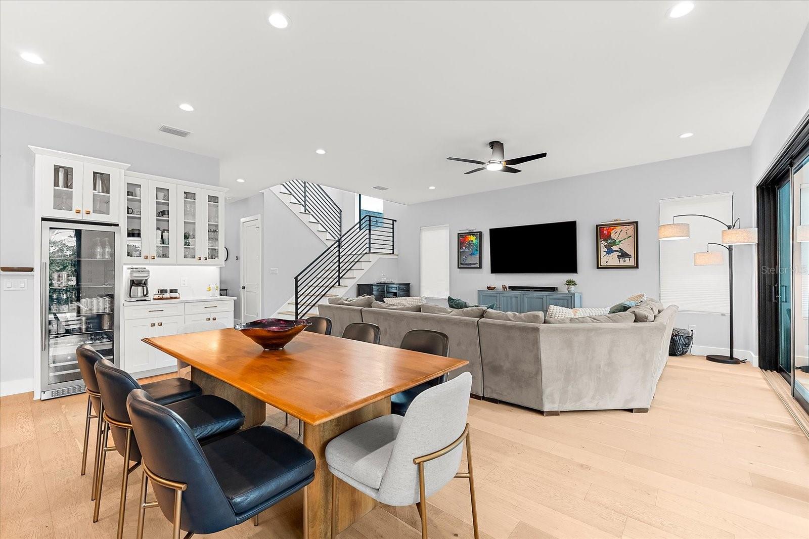 SUBURB ROYAL - Residential