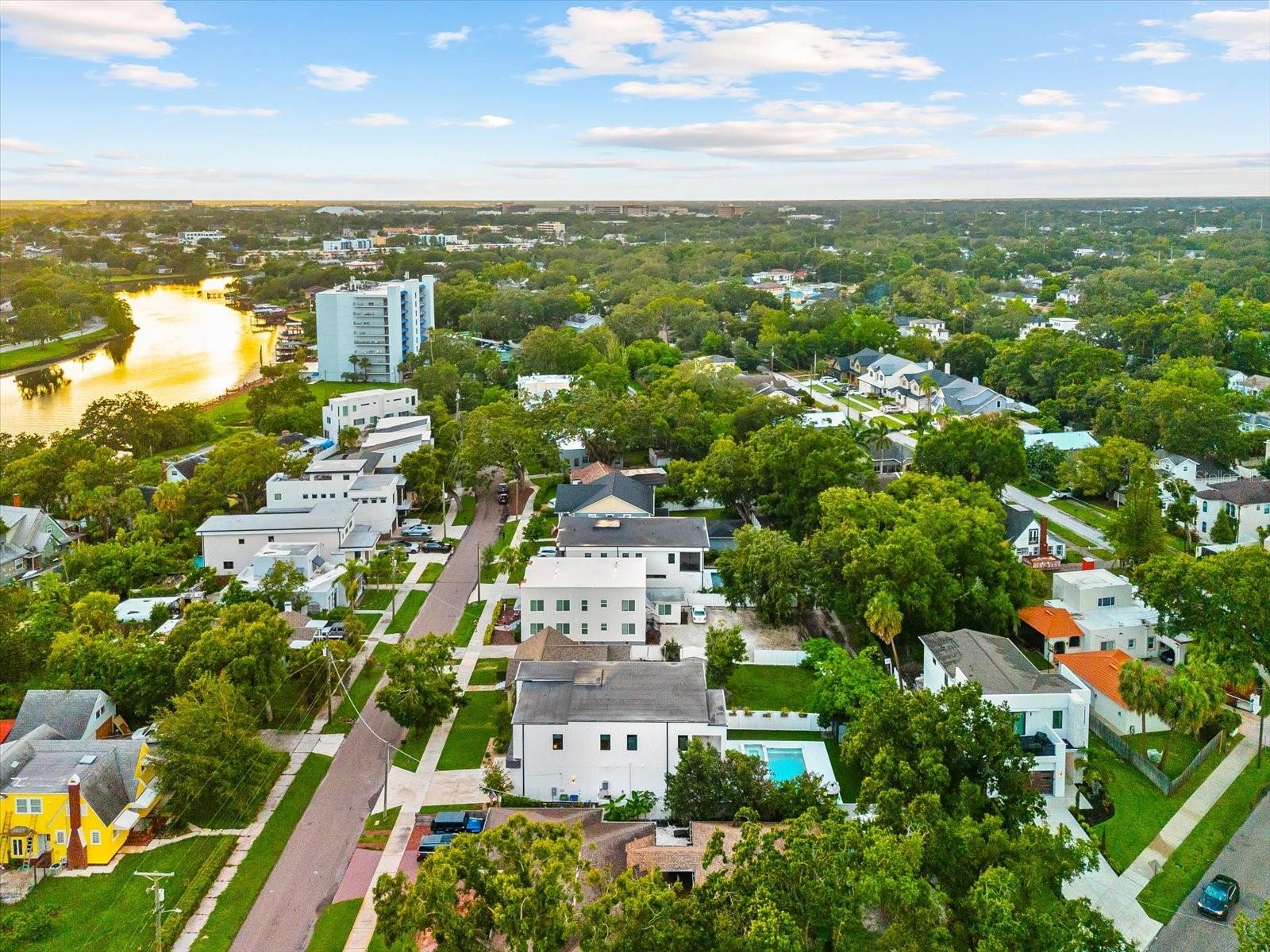 SUBURB ROYAL - Residential