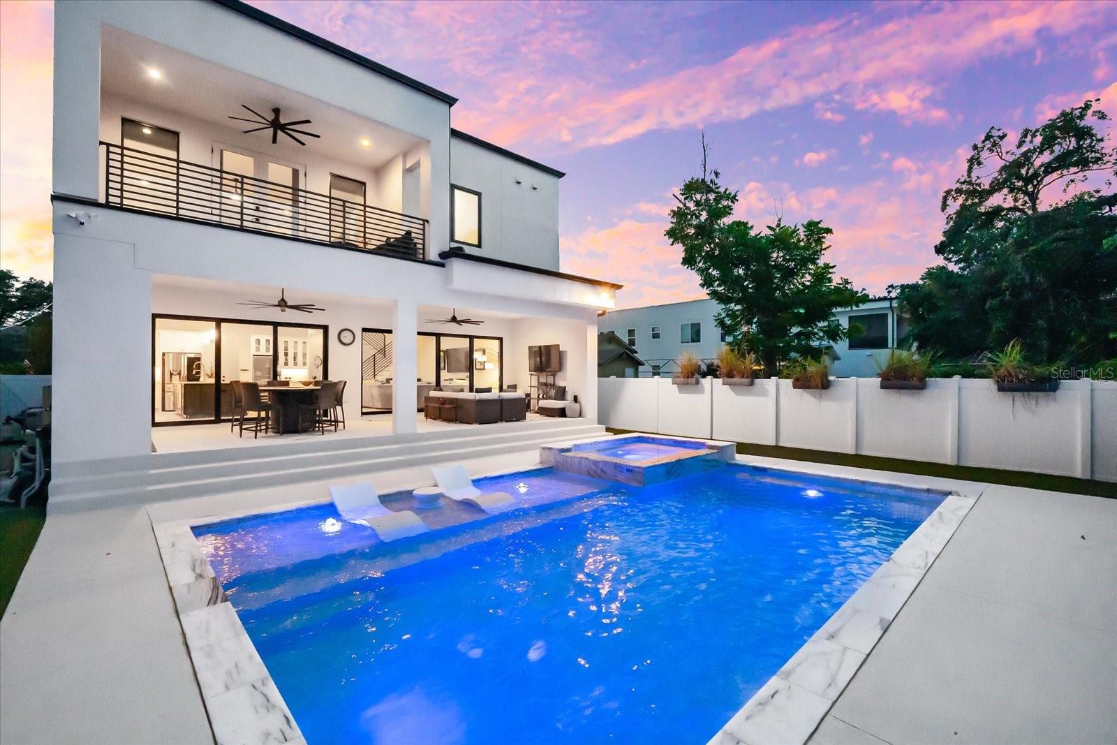 SUBURB ROYAL - Residential