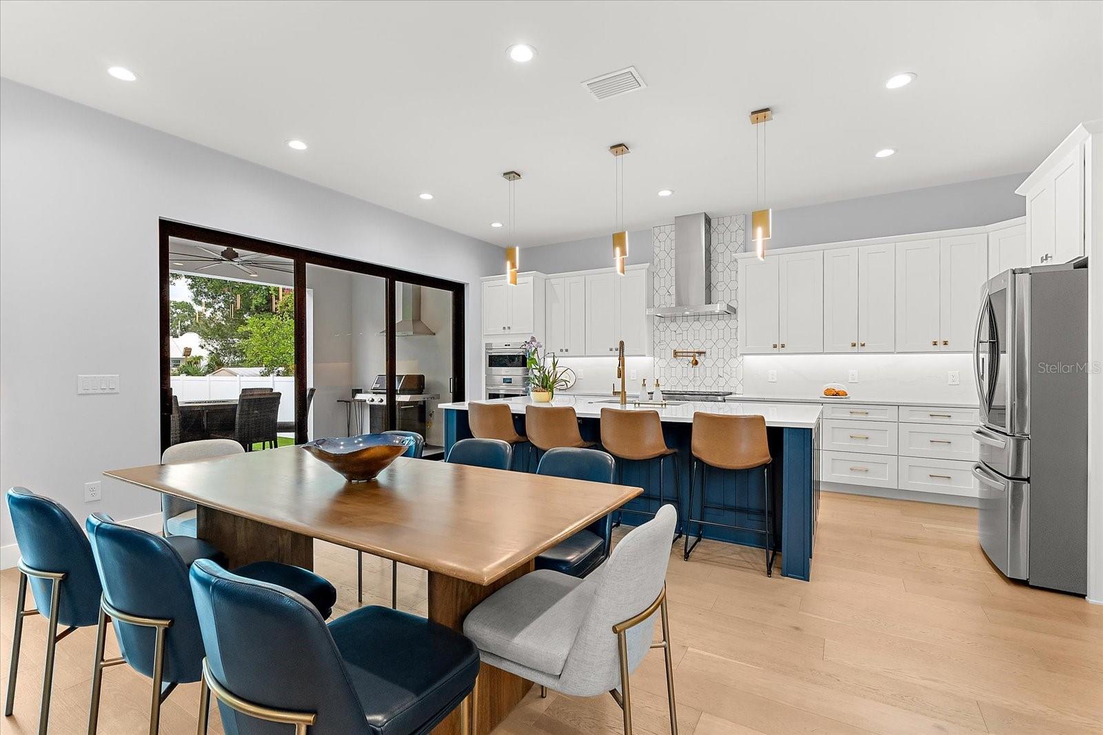 SUBURB ROYAL - Residential