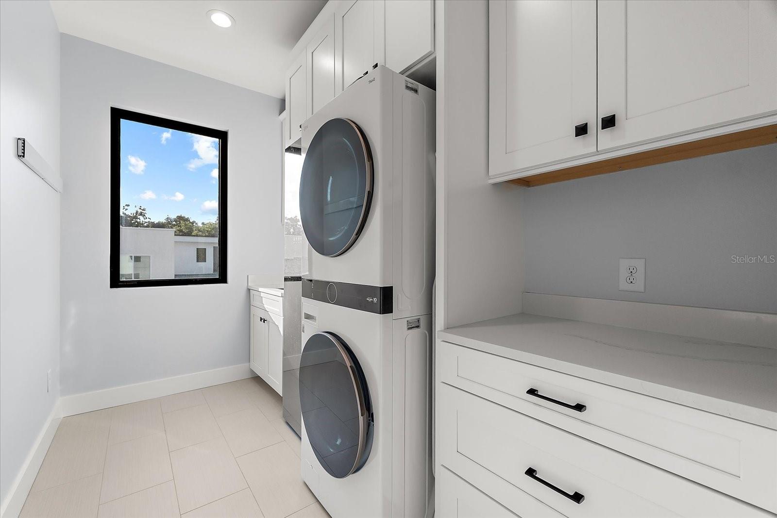 SUBURB ROYAL - Residential