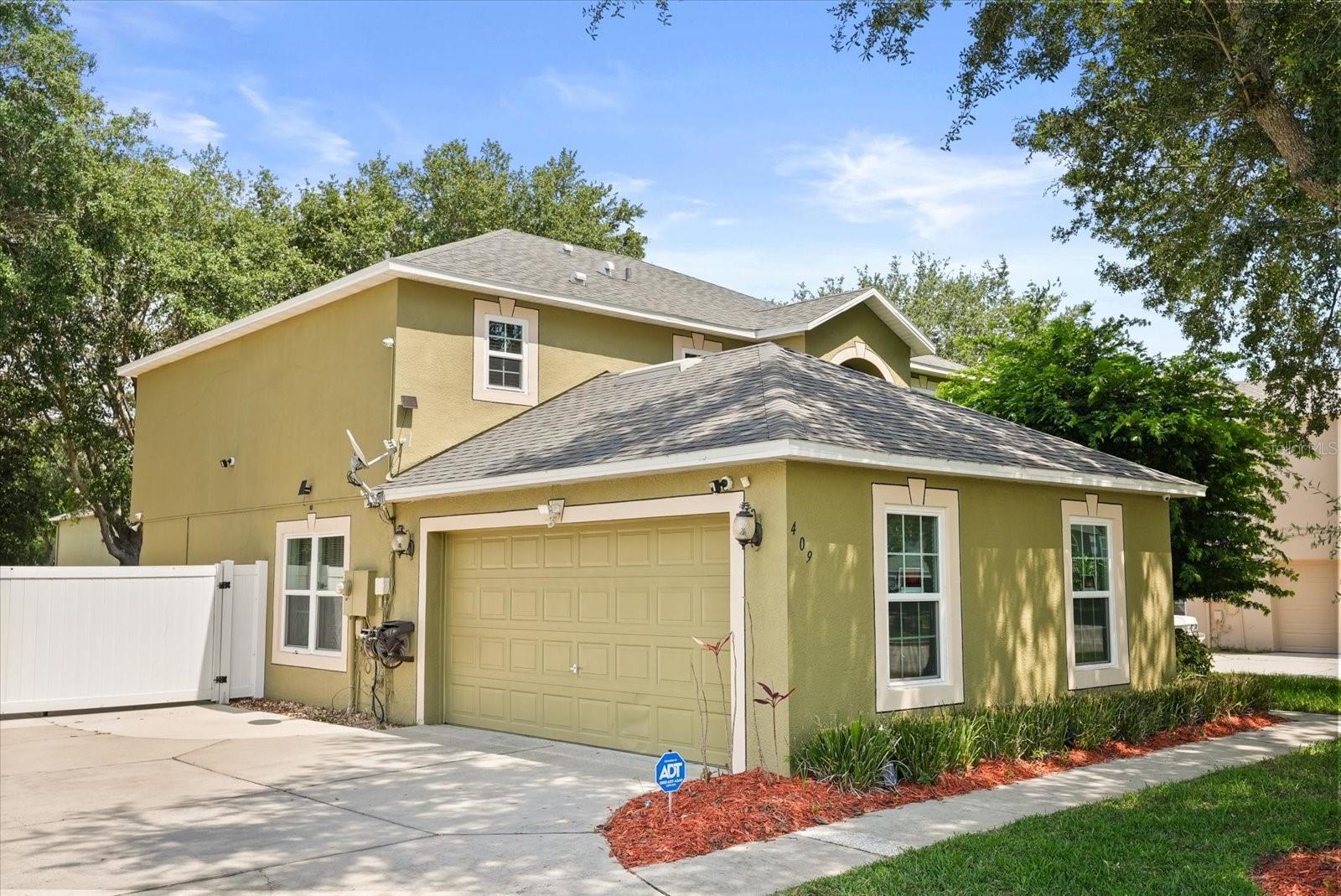 409 YEARLING COVE LOOP