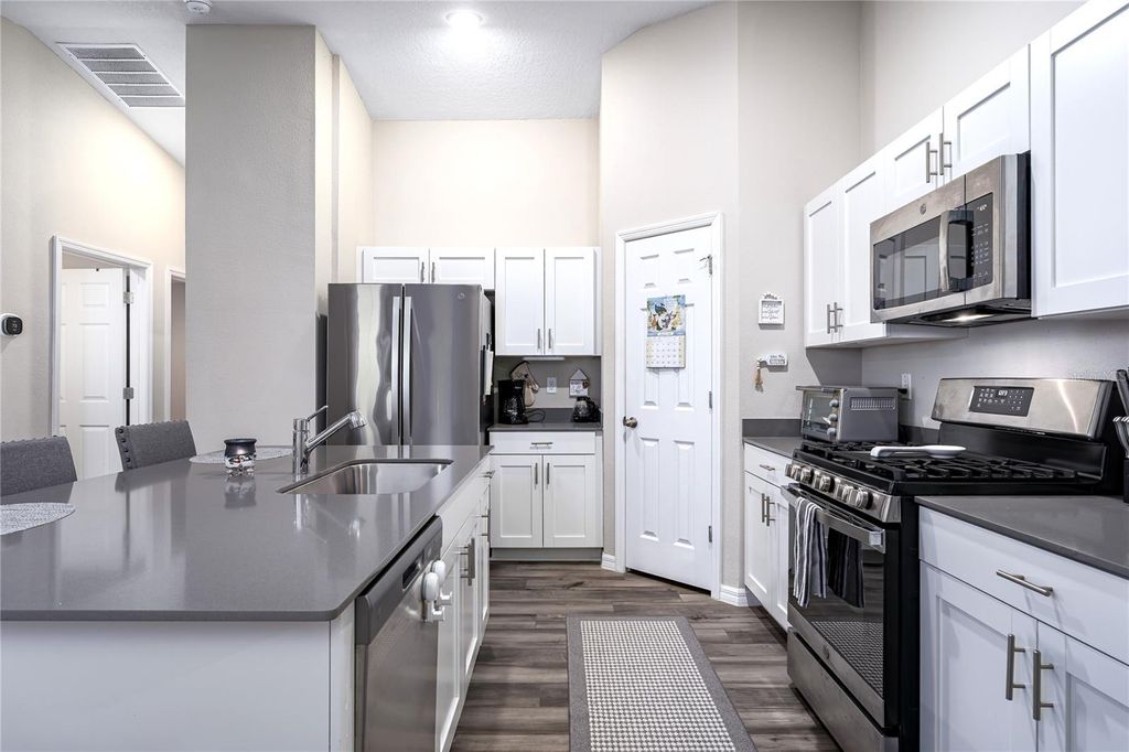 Photo of 7635 Twin Leaf Terrace, Parrish, FL 34219 (MLS # A4680082)