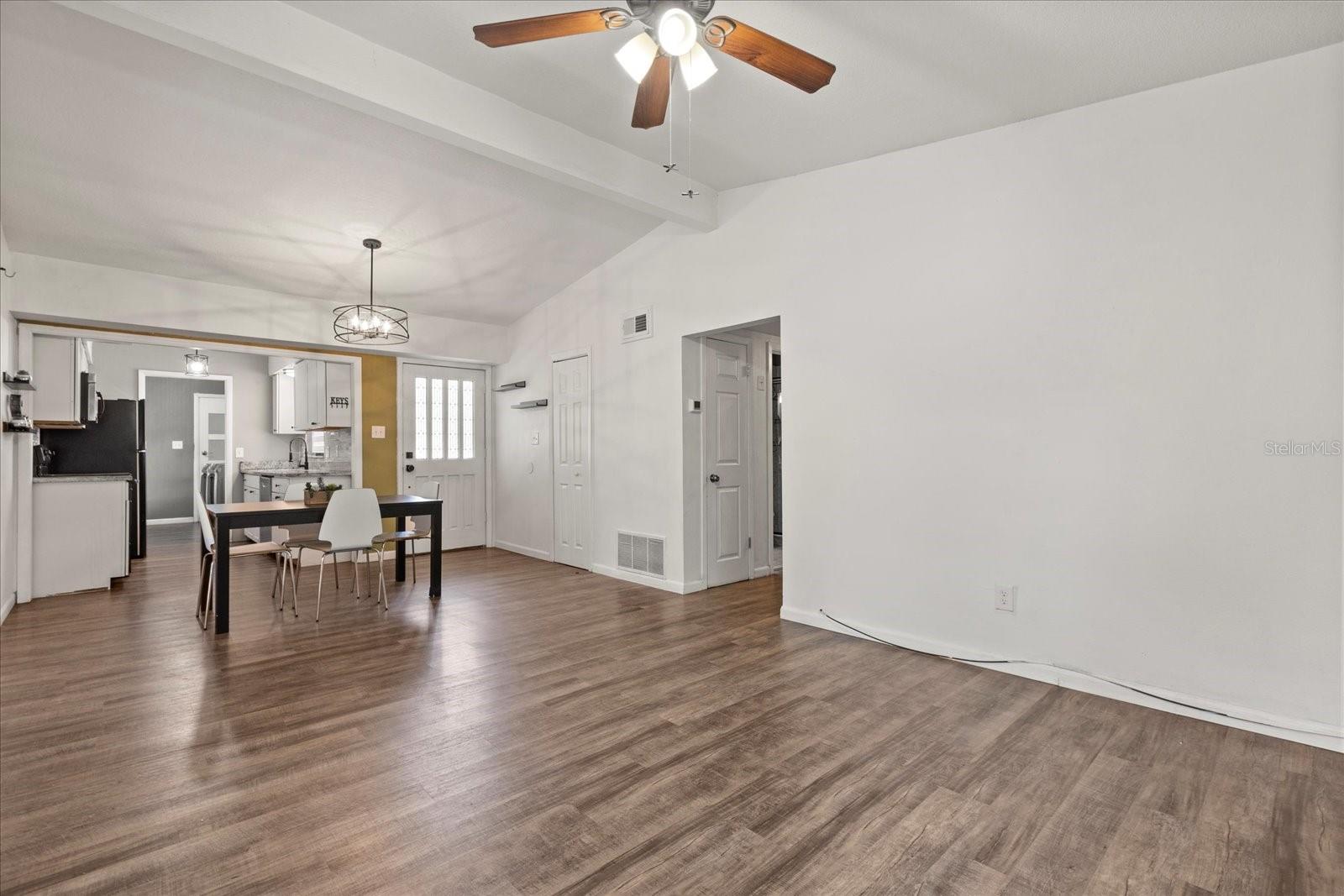 MONROE MANOR - Residential