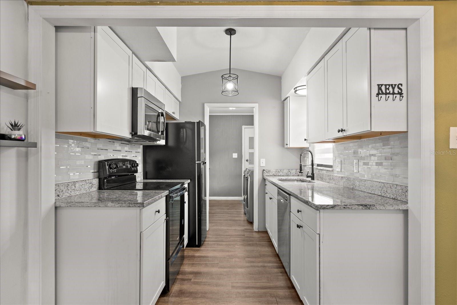 MONROE MANOR - Residential