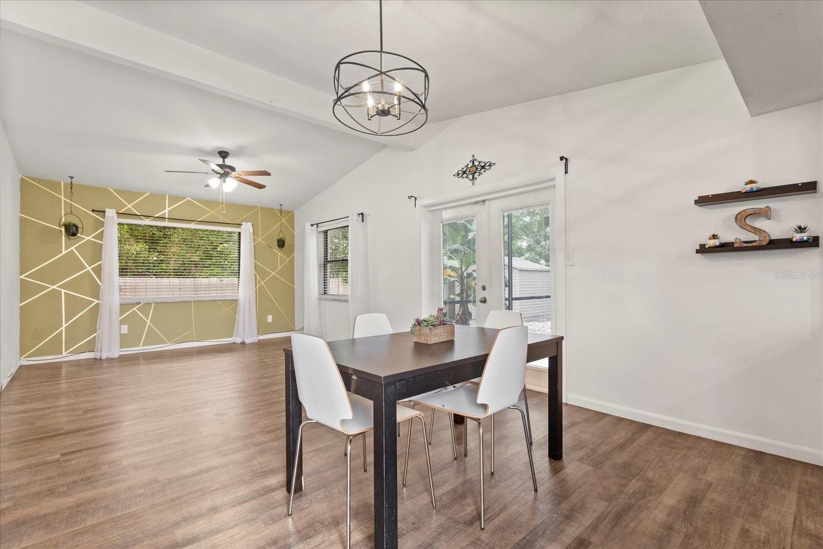 MONROE MANOR - Residential