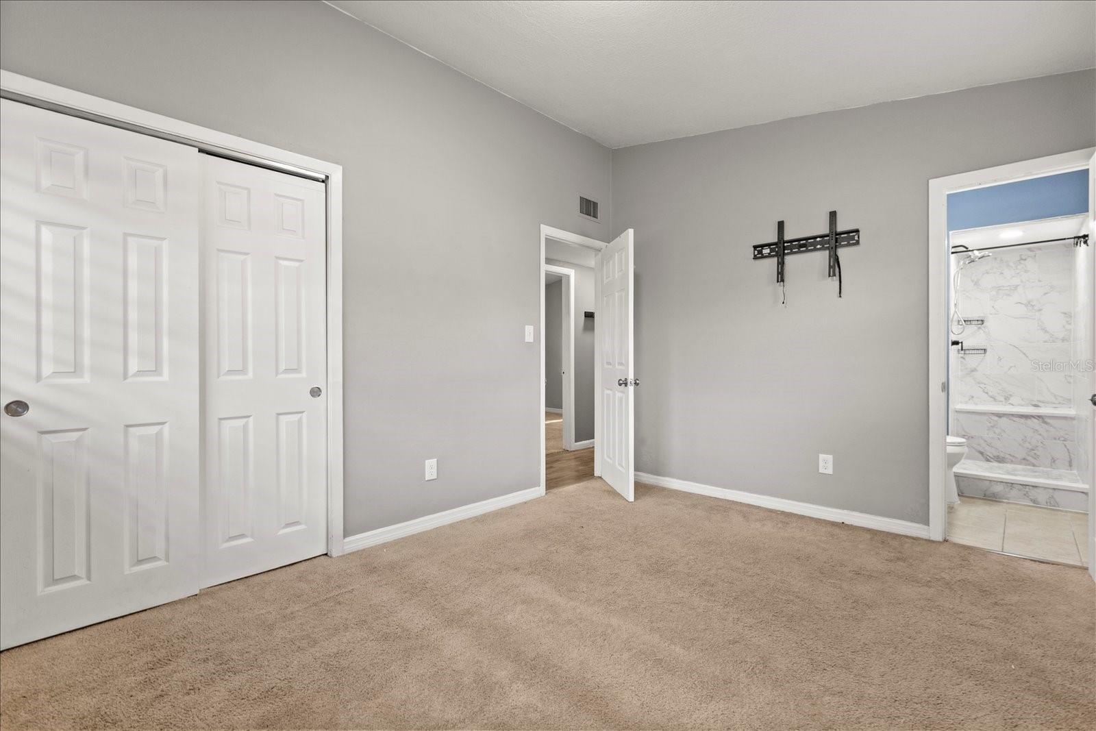 MONROE MANOR - Residential