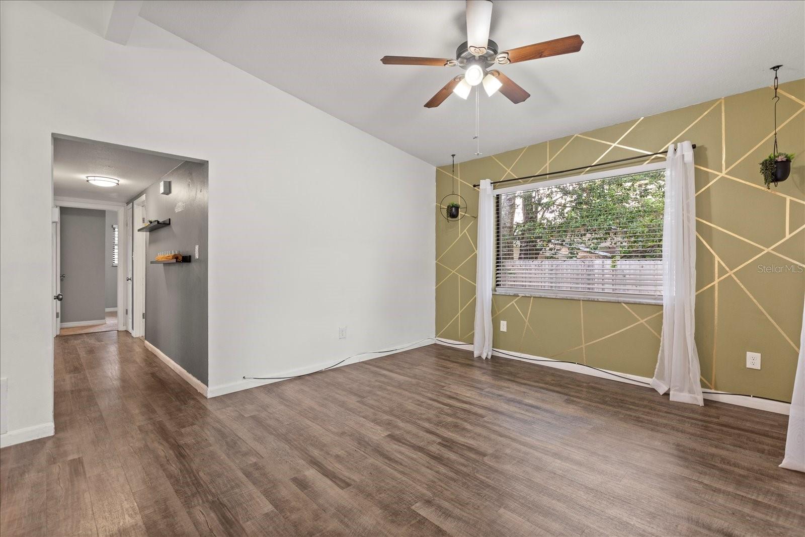 MONROE MANOR - Residential